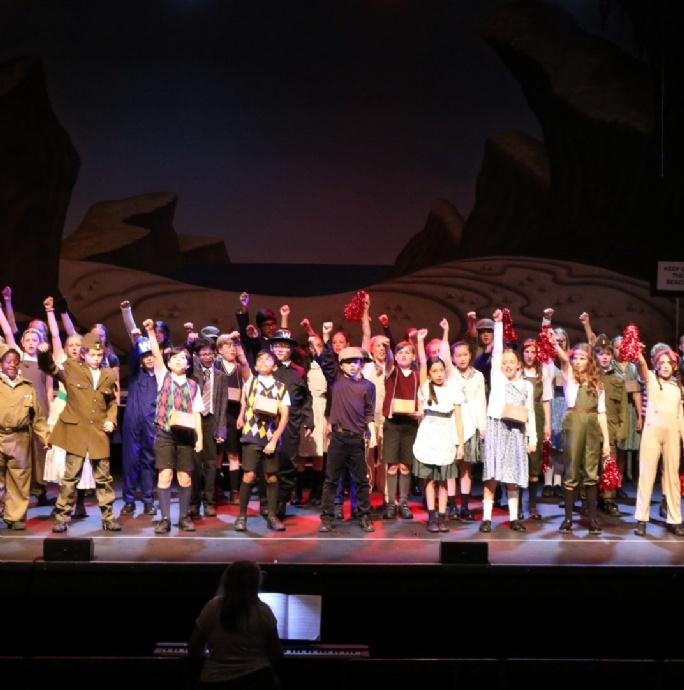 News » Crackley Astounds With A Sensational Summer Show